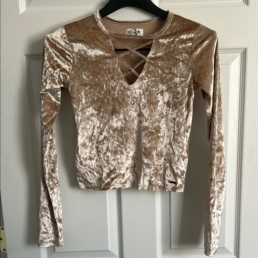 Hollister Crushed Velvet Cream Gold Cut Out Criss Cross Chest Crop Long Sleeve